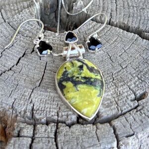 Lizardite, Onyx Necklace & Earring SET!